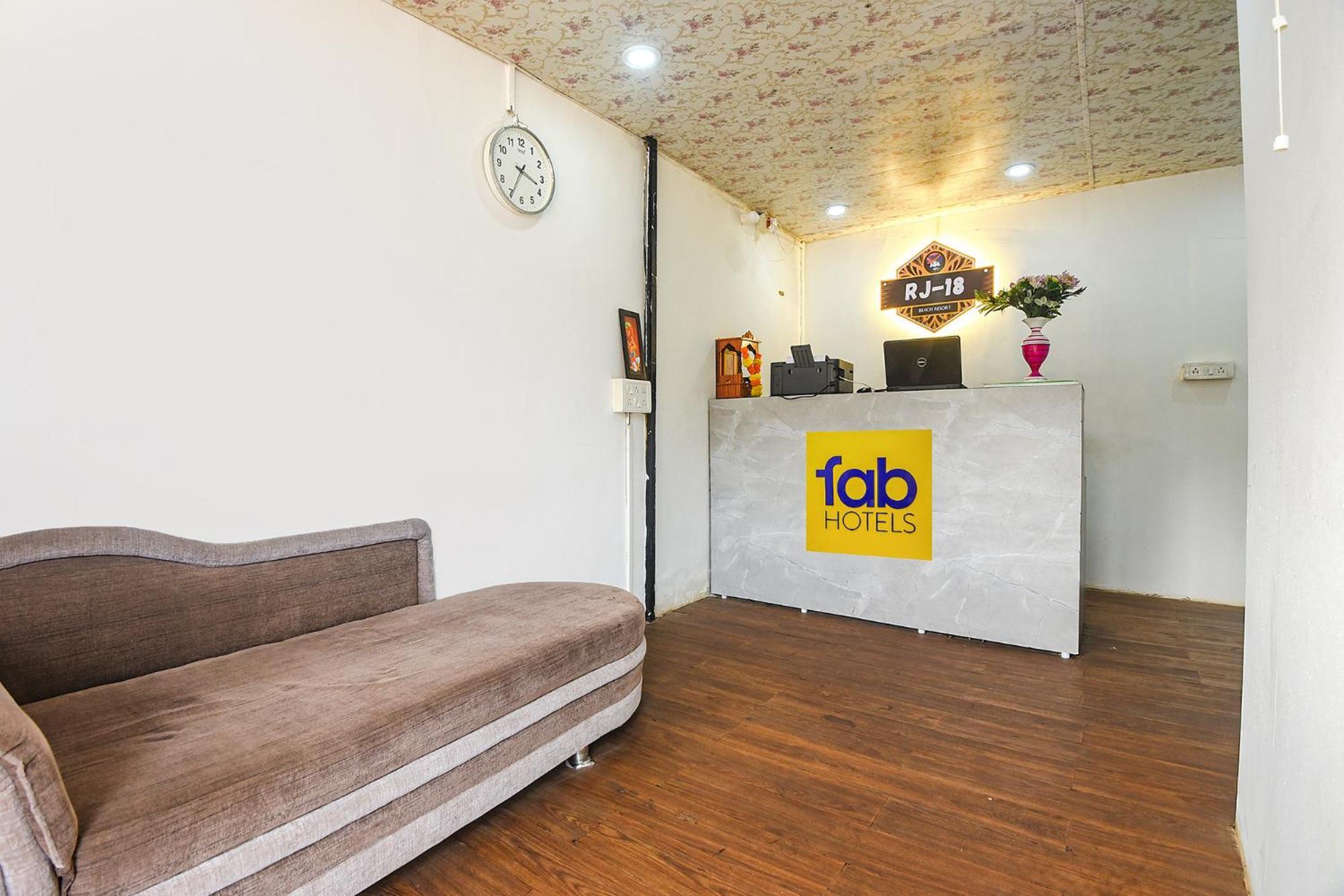 Fabhotel Rj 18 Beach Resort - Nr Baga Beach Екстериор снимка